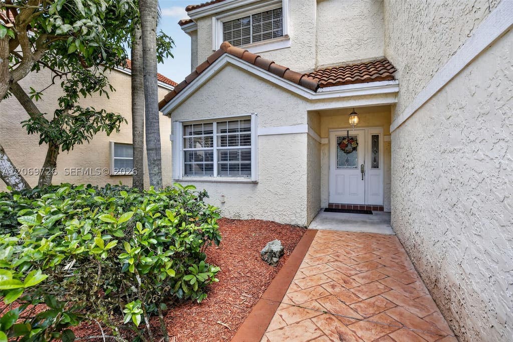 Photo of 2638 Oak Park Cir, Davie, FL 33328 (MLS # A12069726)