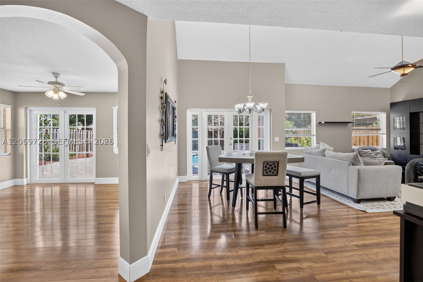2638 Oak Park Cir