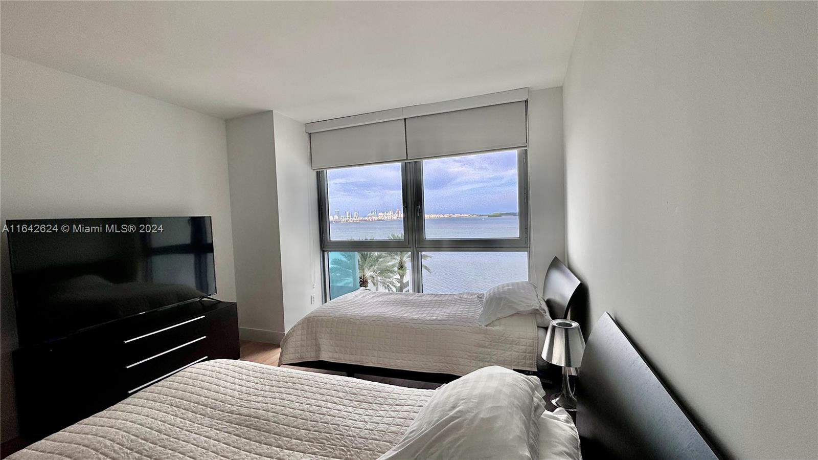 JADE RESIDENCES AT BRICKE - Residential