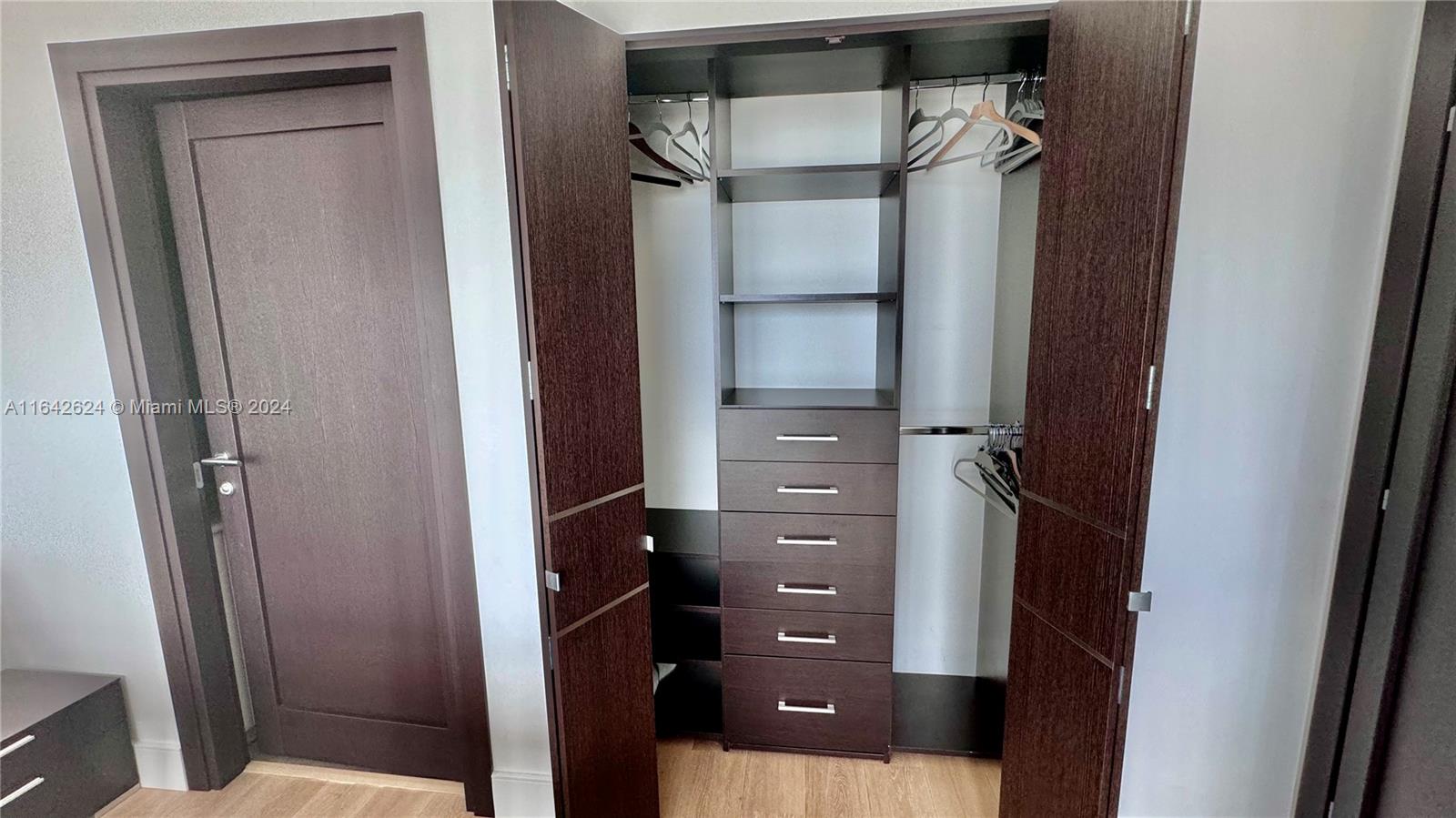 JADE RESIDENCES AT BRICKE - Residential