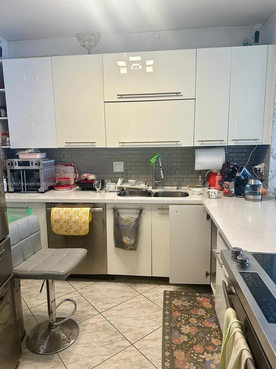 IMPERIAL TOWERS CONDO - Residential