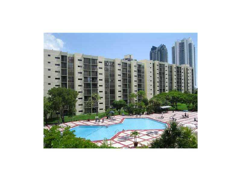 Very near to the beach. With easy acces to Entertainment and Shopping. Updates baths spacious closet. Beautiful view of great land and pool area. 24 hours security guards. Assigned covered parking. Resort style living with heated pool with jacuzzi, gym, party room.