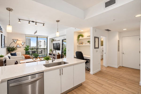 999 SW 1ST AVE APT 1909, MIAMI, FL 33130 - Image aae6f0a8fcd718ed69d41b1a2bb1636d/1841149611