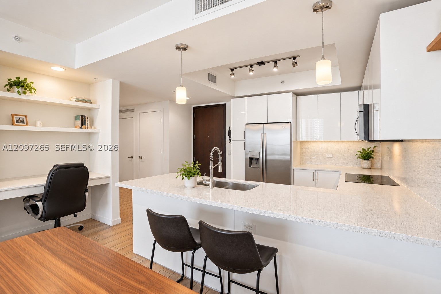 View photos, virtual tours, details... 999 SW 1st Ave 1909