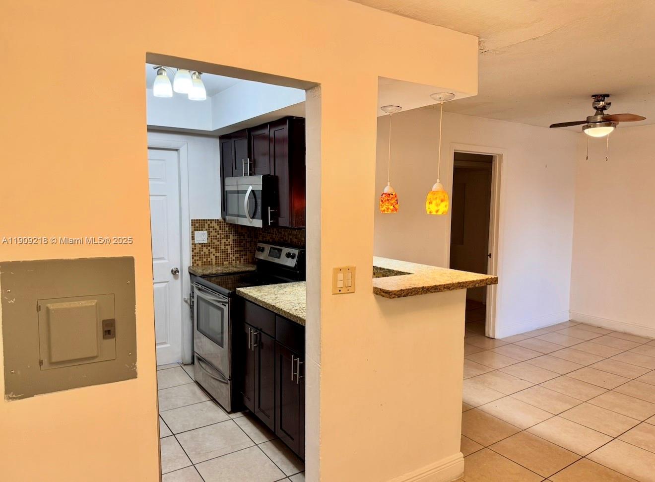 GOLF RIDGE VILLAS UNIT A - Residential Lease