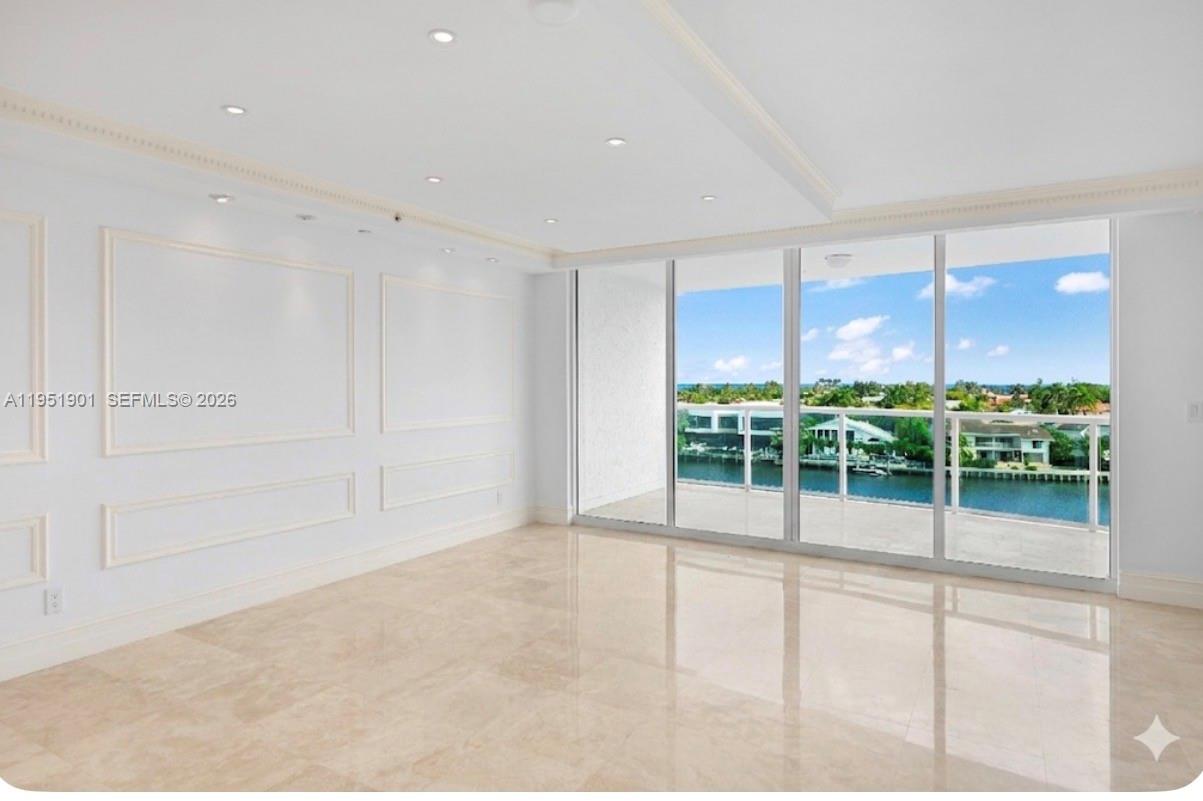 20201 E Country Club Dr 608