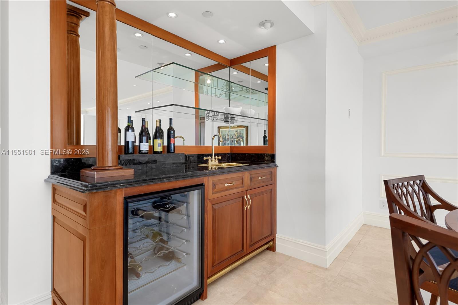 HAMPTONS SOUTH CONDO - Residential