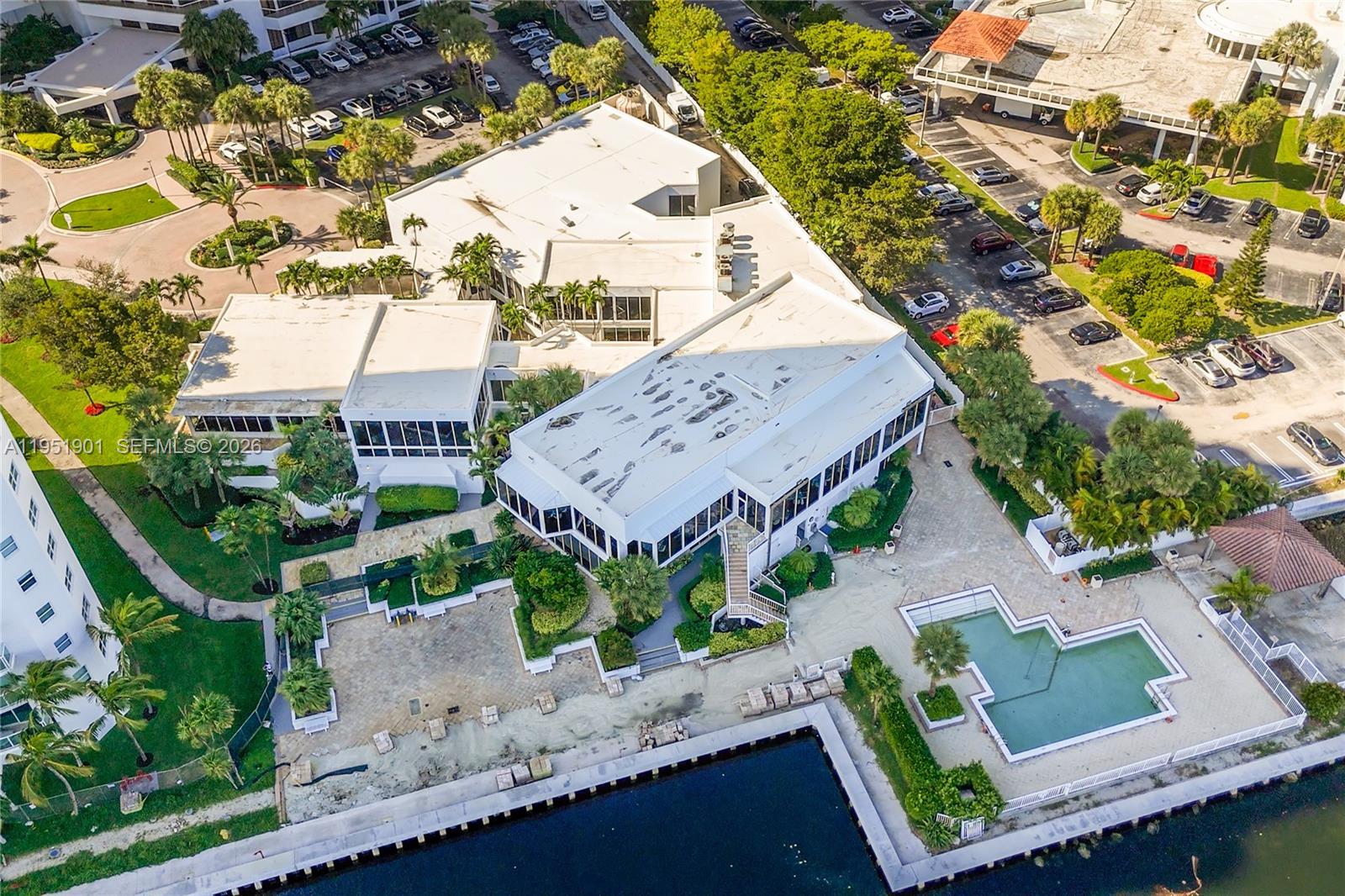 HAMPTONS SOUTH CONDO - Residential