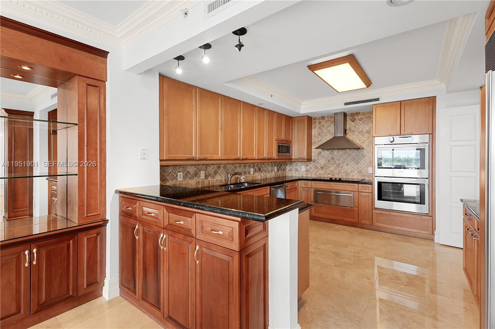 HAMPTONS SOUTH CONDO - Residential