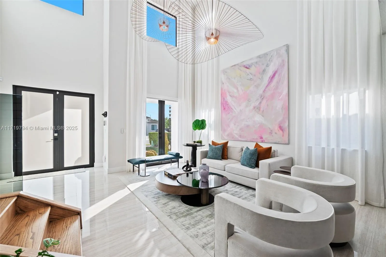 Miami, Florida 33175, United States, 5 Bedrooms Bedrooms, ,5 BathroomsBathrooms,Residential,Pending,18335