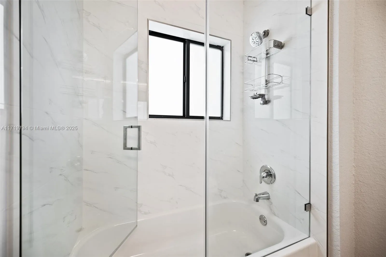 Miami, Florida 33175, United States, 5 Bedrooms Bedrooms, ,5 BathroomsBathrooms,Residential,Pending,18335