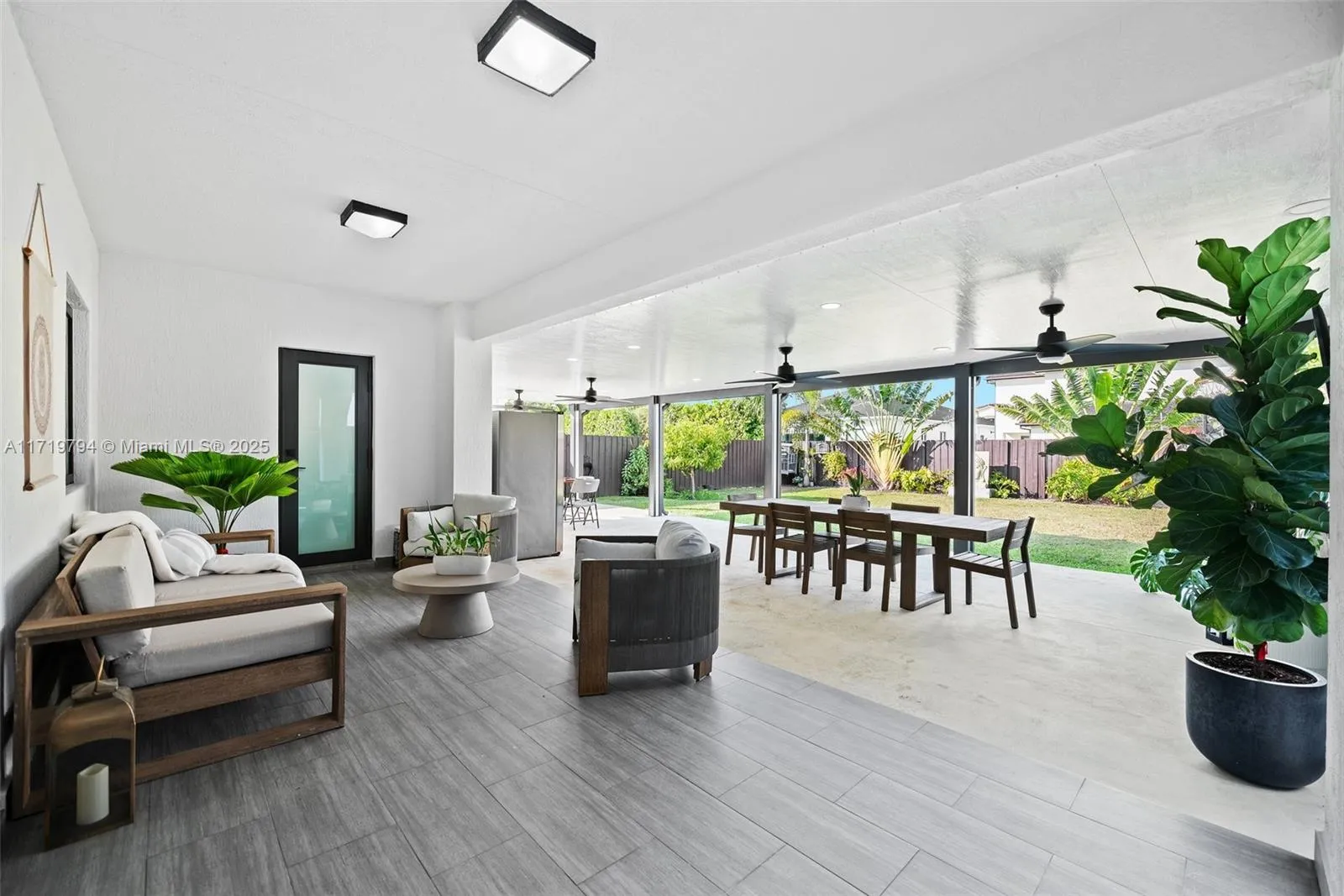 Miami, Florida 33175, United States, 5 Bedrooms Bedrooms, ,5 BathroomsBathrooms,Residential,Pending,18335