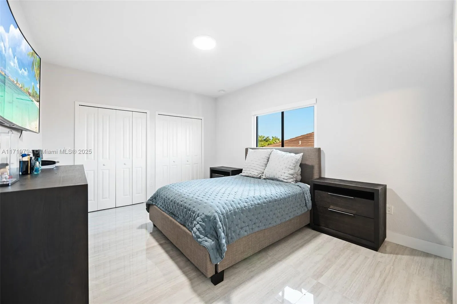 Miami, Florida 33175, United States, 5 Bedrooms Bedrooms, ,5 BathroomsBathrooms,Residential,Pending,18335