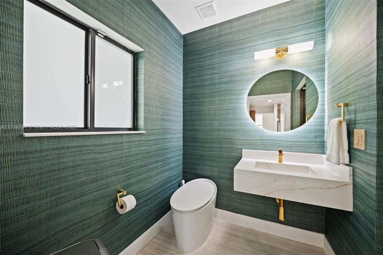 Miami, Florida 33175, United States, 5 Bedrooms Bedrooms, ,5 BathroomsBathrooms,Residential,Pending,18335