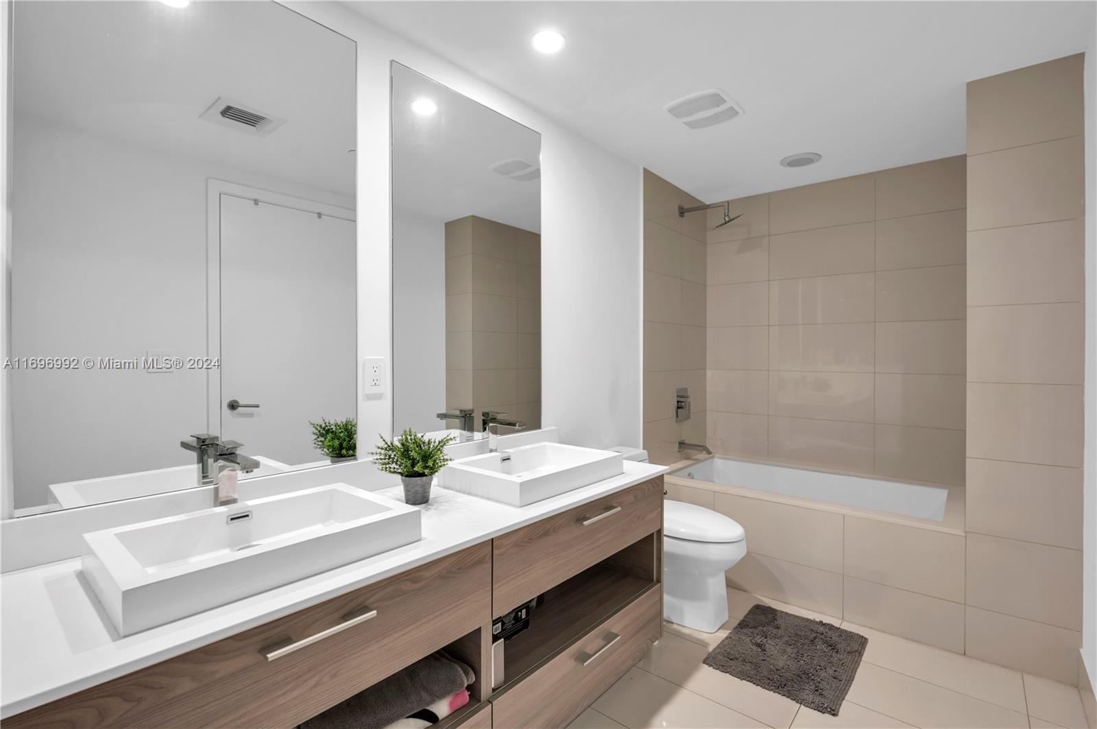 1300 S MIAMI AVENUE CONDO - Residential