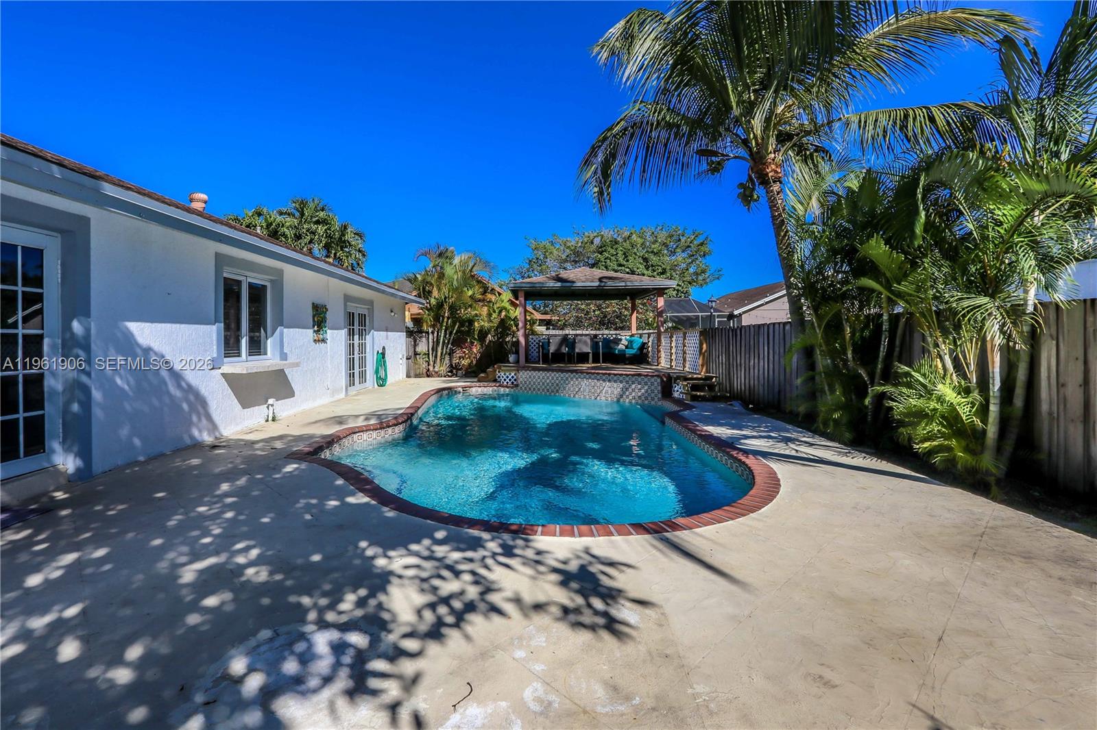 RAINBOW MIRAMAR - Residential