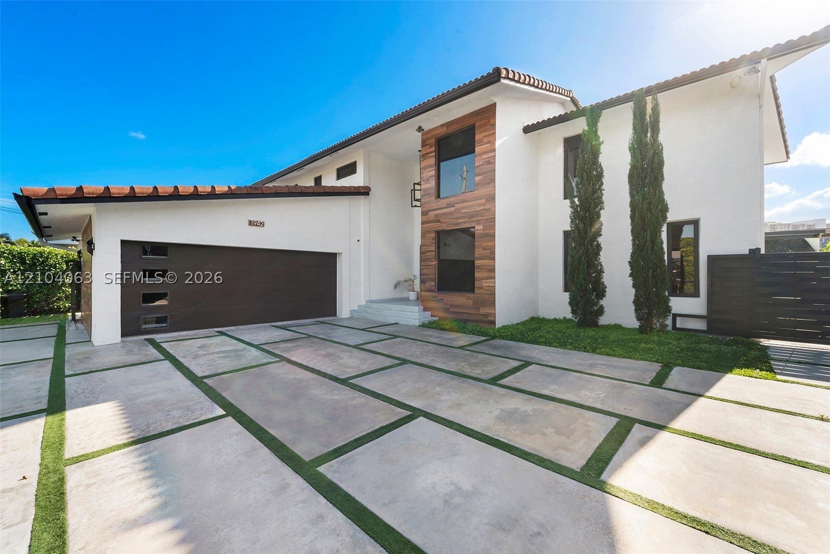 1942 NE 119th Rd