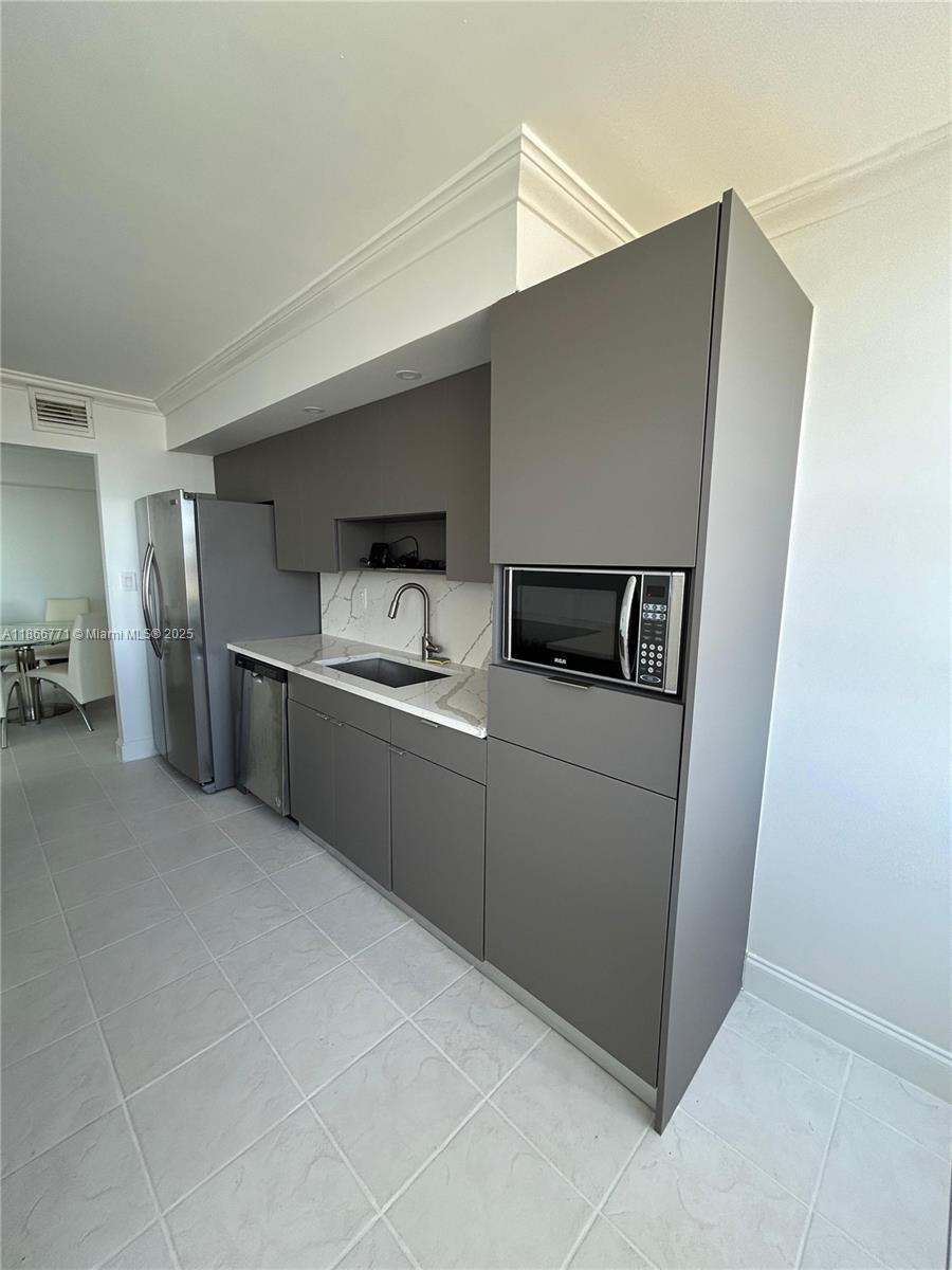 DEL PRADO MARINA - Residential