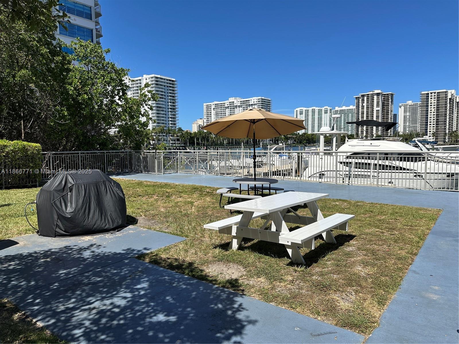 DEL PRADO MARINA - Residential