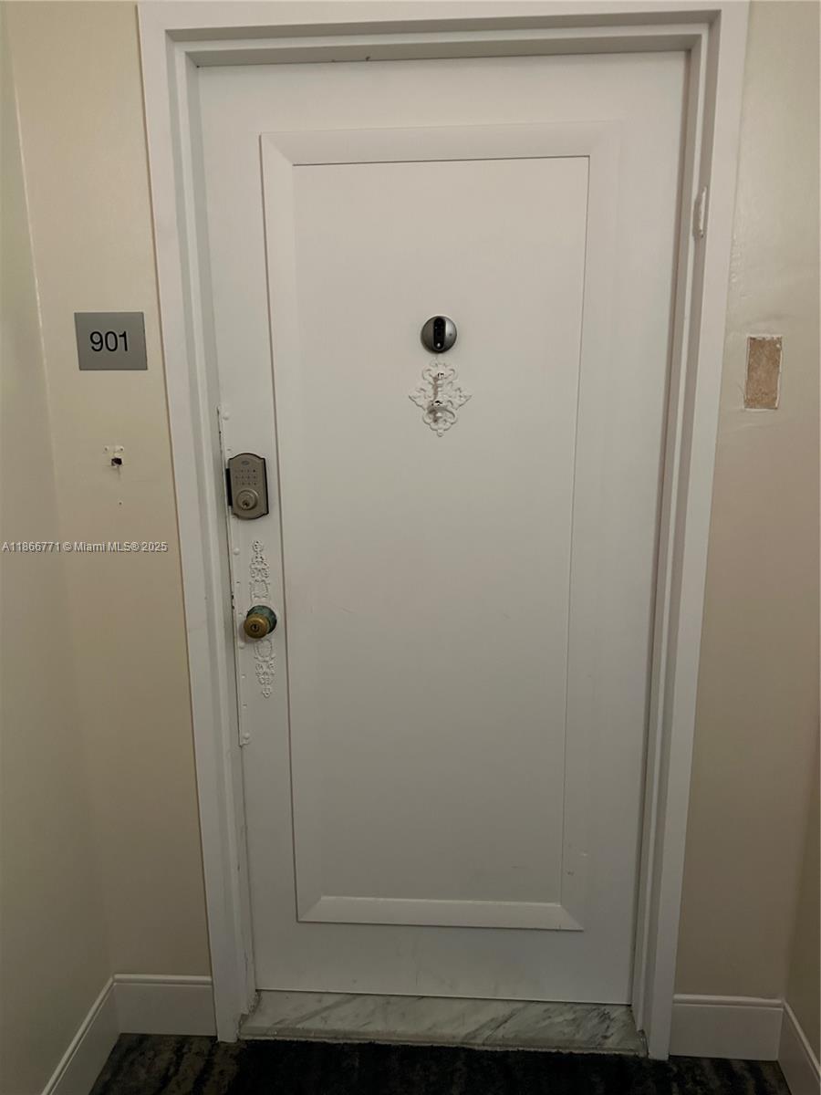 18021 Biscayne Blvd 901