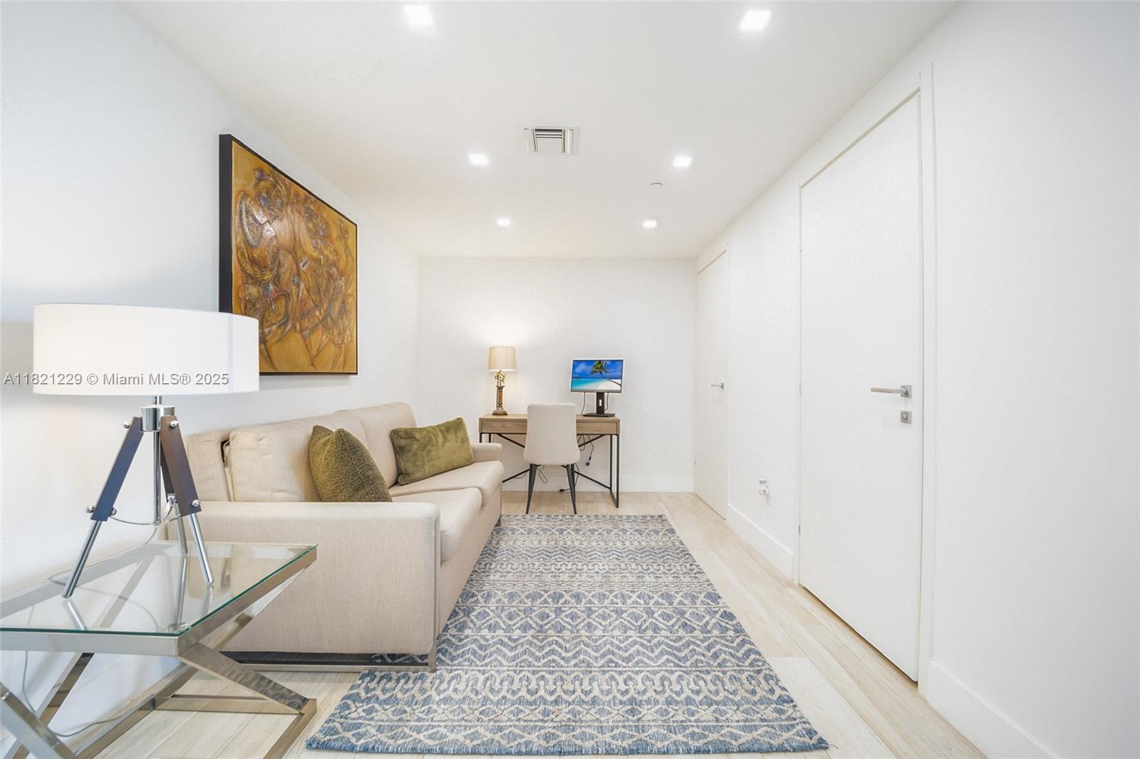 1300 Brickell Bay Dr 3004