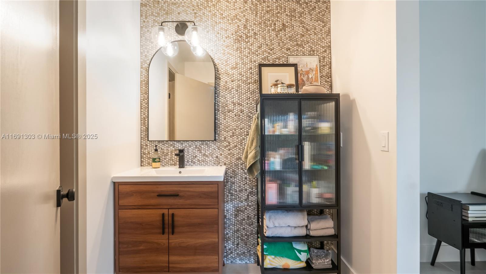 REPUBLIC SQUARE CONDO - Residential