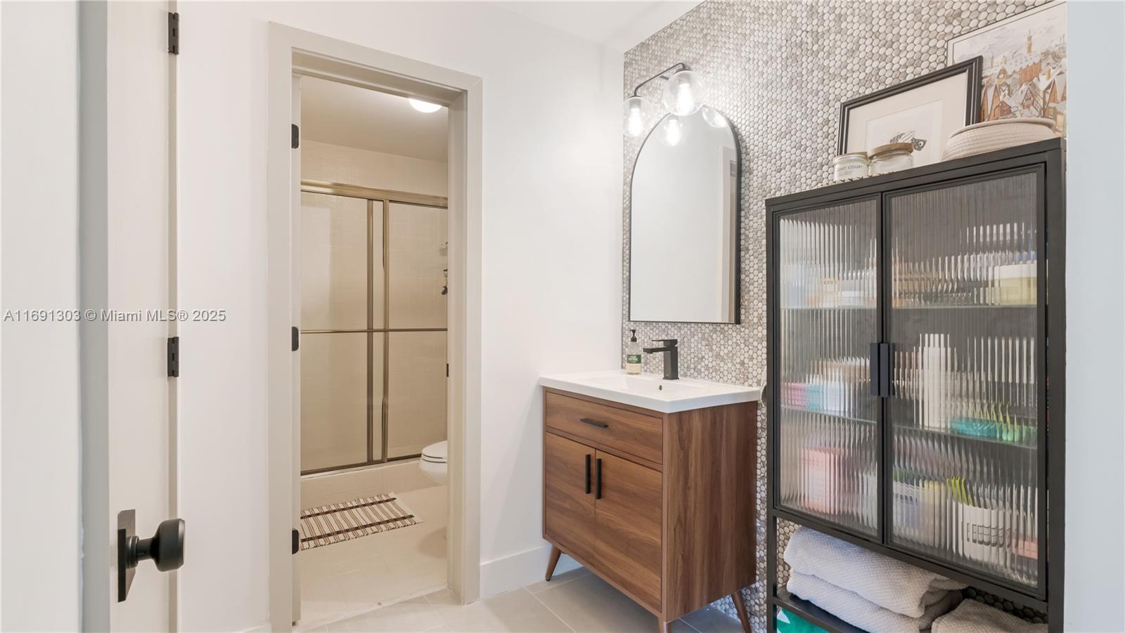 406 Republic Ct 406