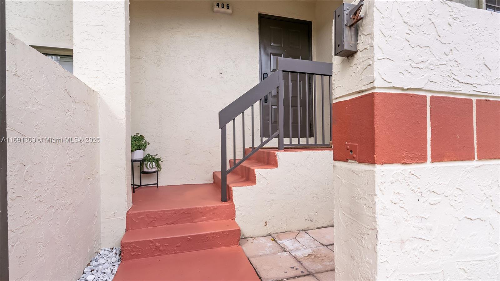 REPUBLIC SQUARE CONDO - Residential