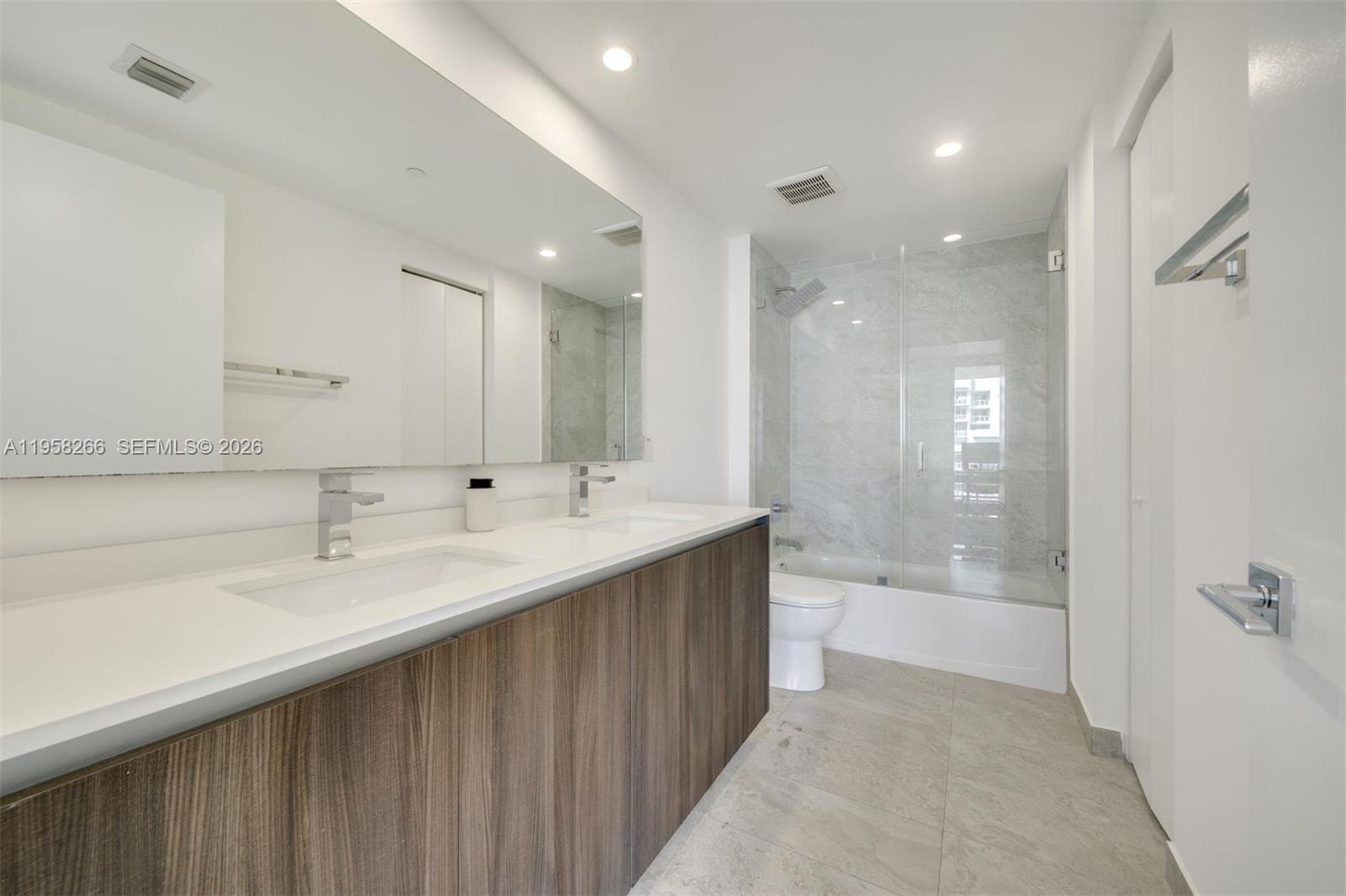 ARIA ON THE BAY CONDO - Residential Lease