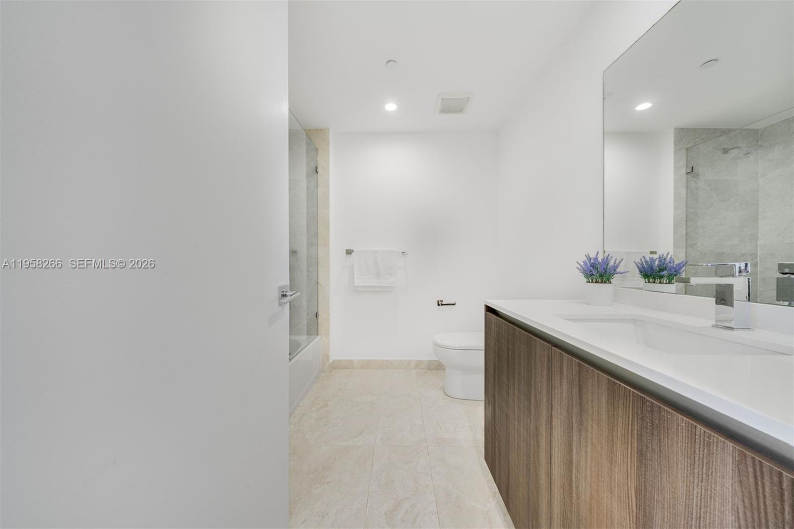 ARIA ON THE BAY CONDO - Residential Lease