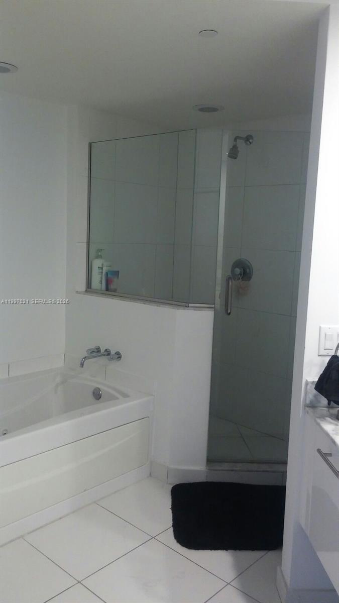 500 BRICKELL WEST CONDO - Residential Lease