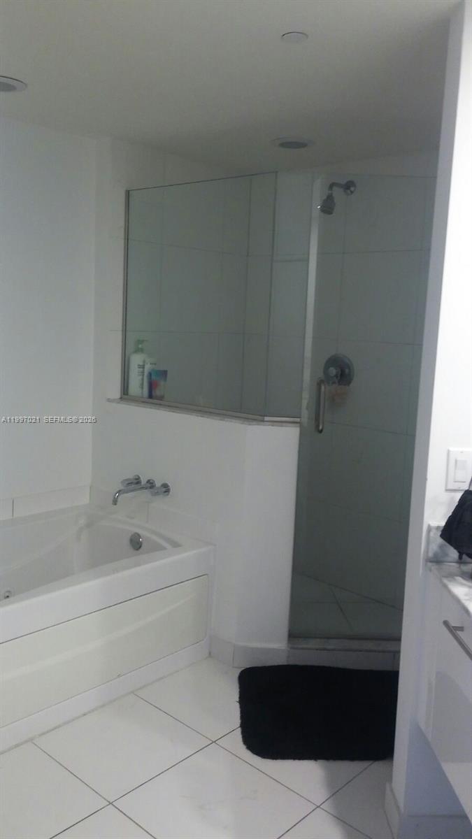 500 BRICKELL WEST CONDO - Residential Lease