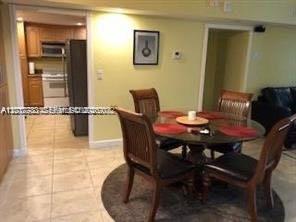 5005 Collins Ave 1422