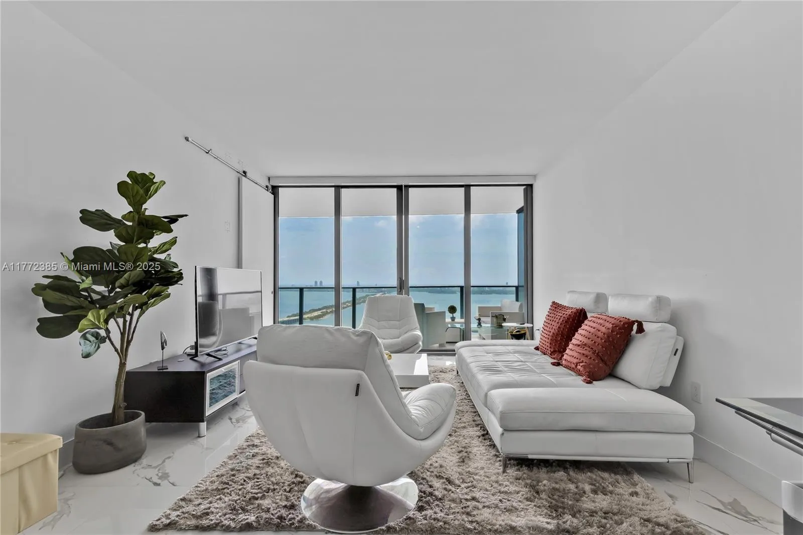 Miami, Florida 33137, United States, 1 Bedroom Bedrooms, ,2 BathroomsBathrooms,Residential,Active,98005