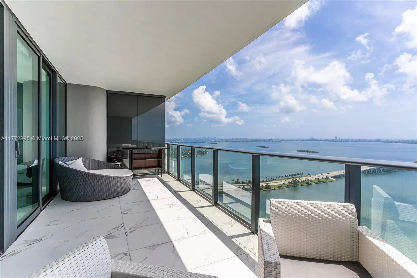 Miami, Florida 33137, United States, 1 Bedroom Bedrooms, ,2 BathroomsBathrooms,Residential,Active,98005