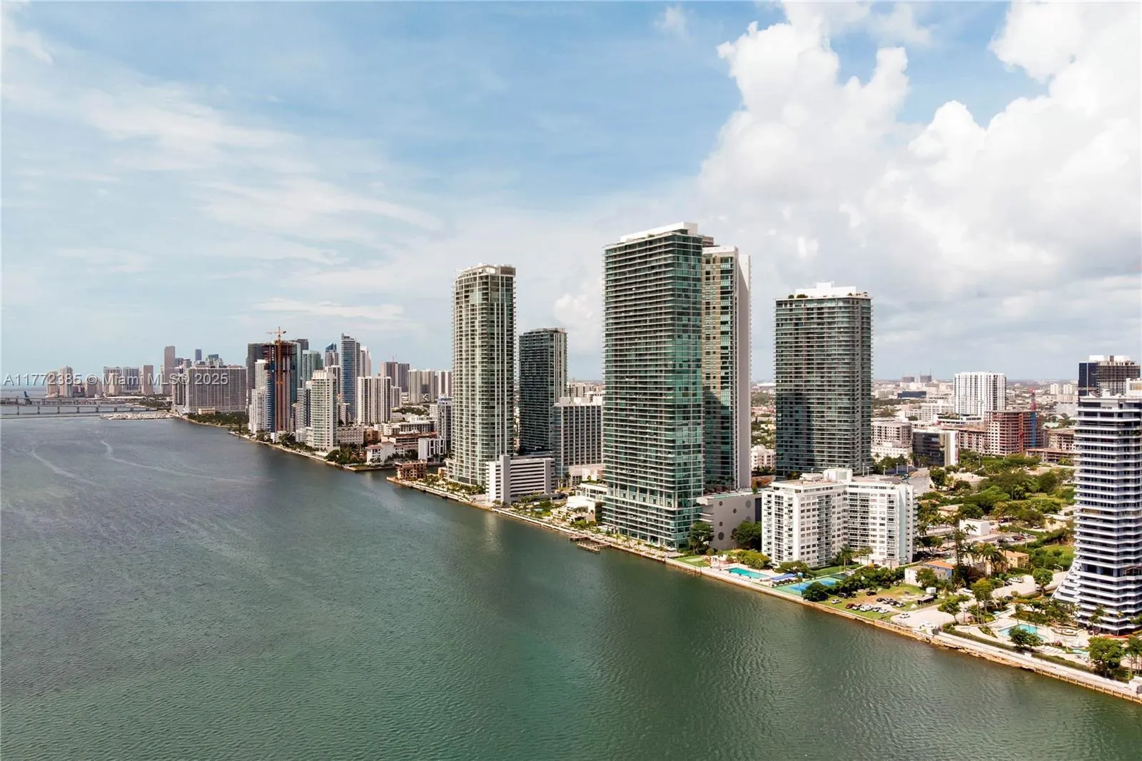 Miami, Florida 33137, United States, 1 Bedroom Bedrooms, ,2 BathroomsBathrooms,Residential,Active,98005