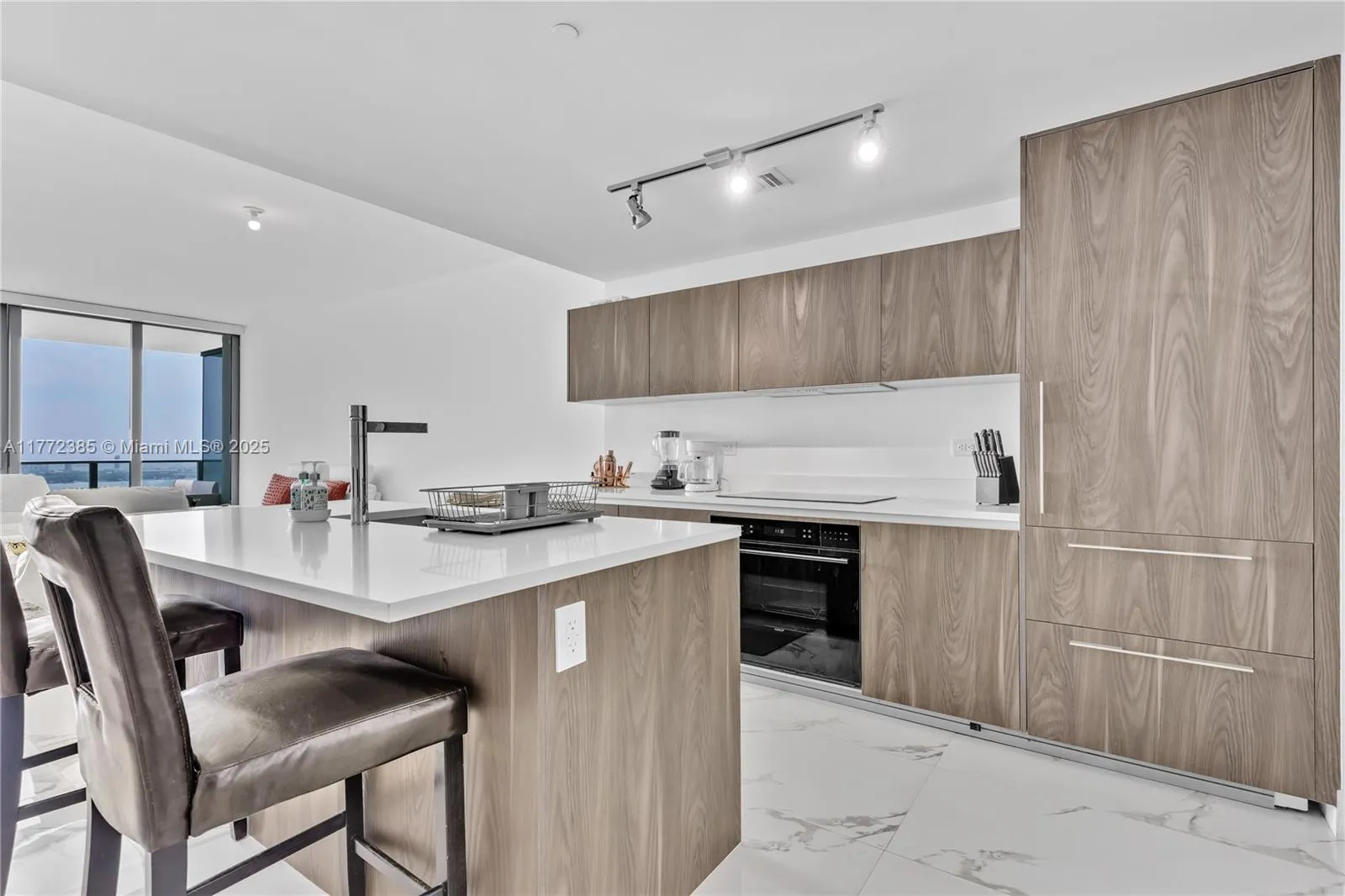 Miami, Florida 33137, United States, 1 Bedroom Bedrooms, ,2 BathroomsBathrooms,Residential,Active,98005