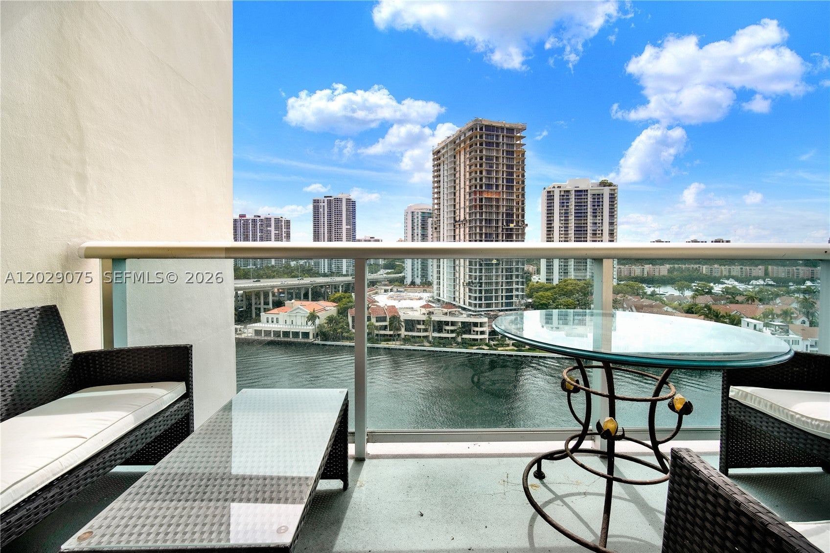 19390 Collins Ave 1419