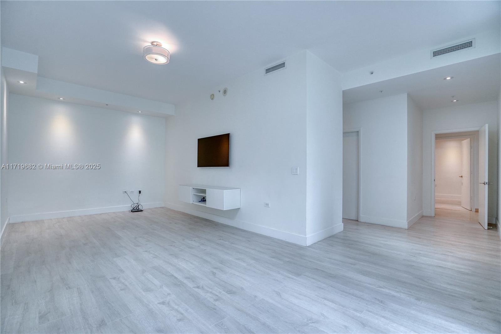 801 Brickell Key Blvd 502