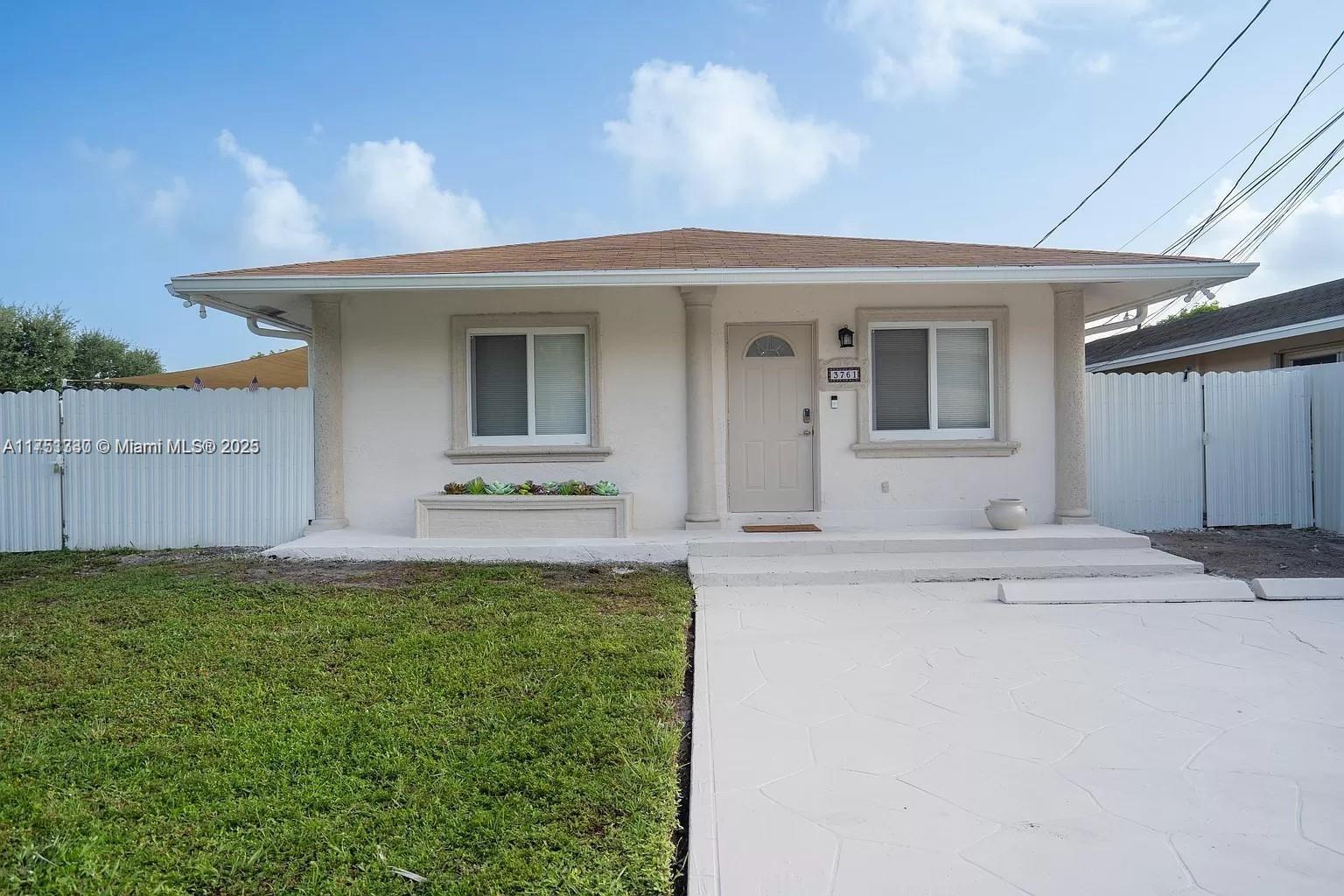 Rental Property at 3761 Sw 14th St 3761, Fort Lauderdale, Broward County, Florida - Bedrooms: 3 
Bathrooms: 1  - $2,900 MO.
