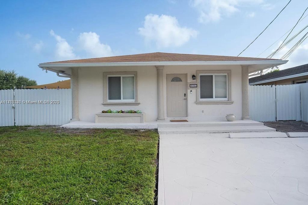 Photo of 3761 SW 14th St #3761, Fort Lauderdale, FL 33312 (MLS # A11751330)