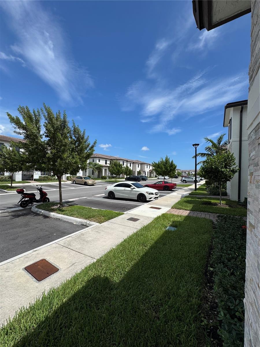 KENDALL ASSEEMBLAGE SOUTH - Residential