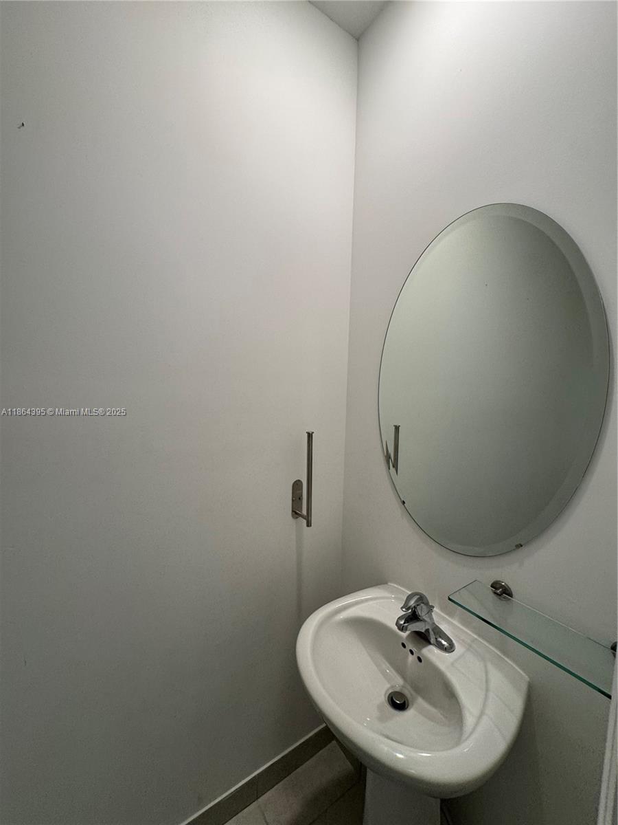 KENDALL ASSEEMBLAGE SOUTH - Residential