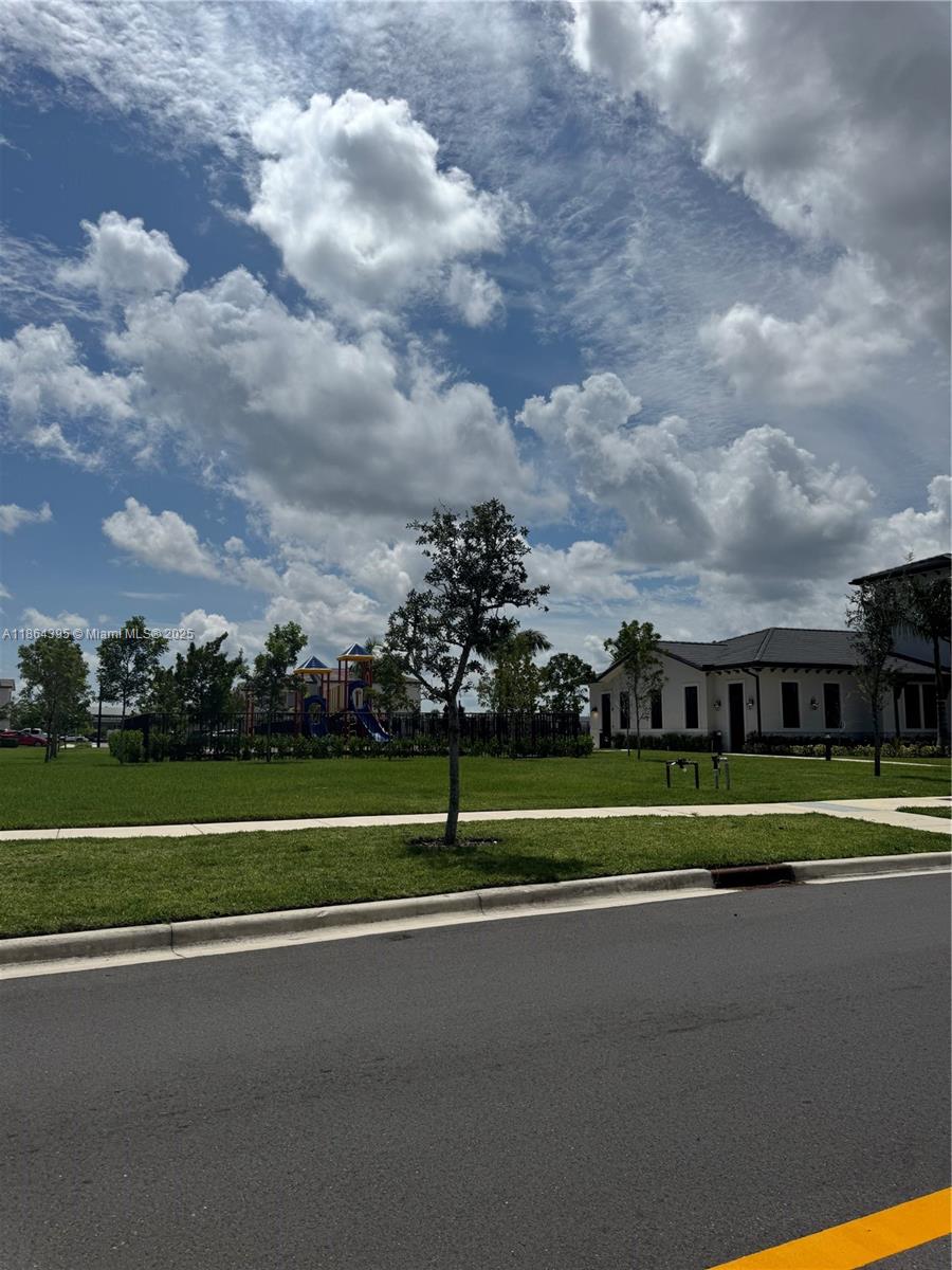 KENDALL ASSEEMBLAGE SOUTH - Residential