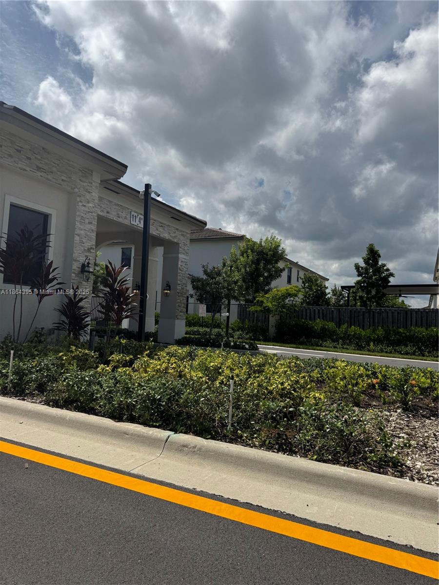 KENDALL ASSEEMBLAGE SOUTH - Residential