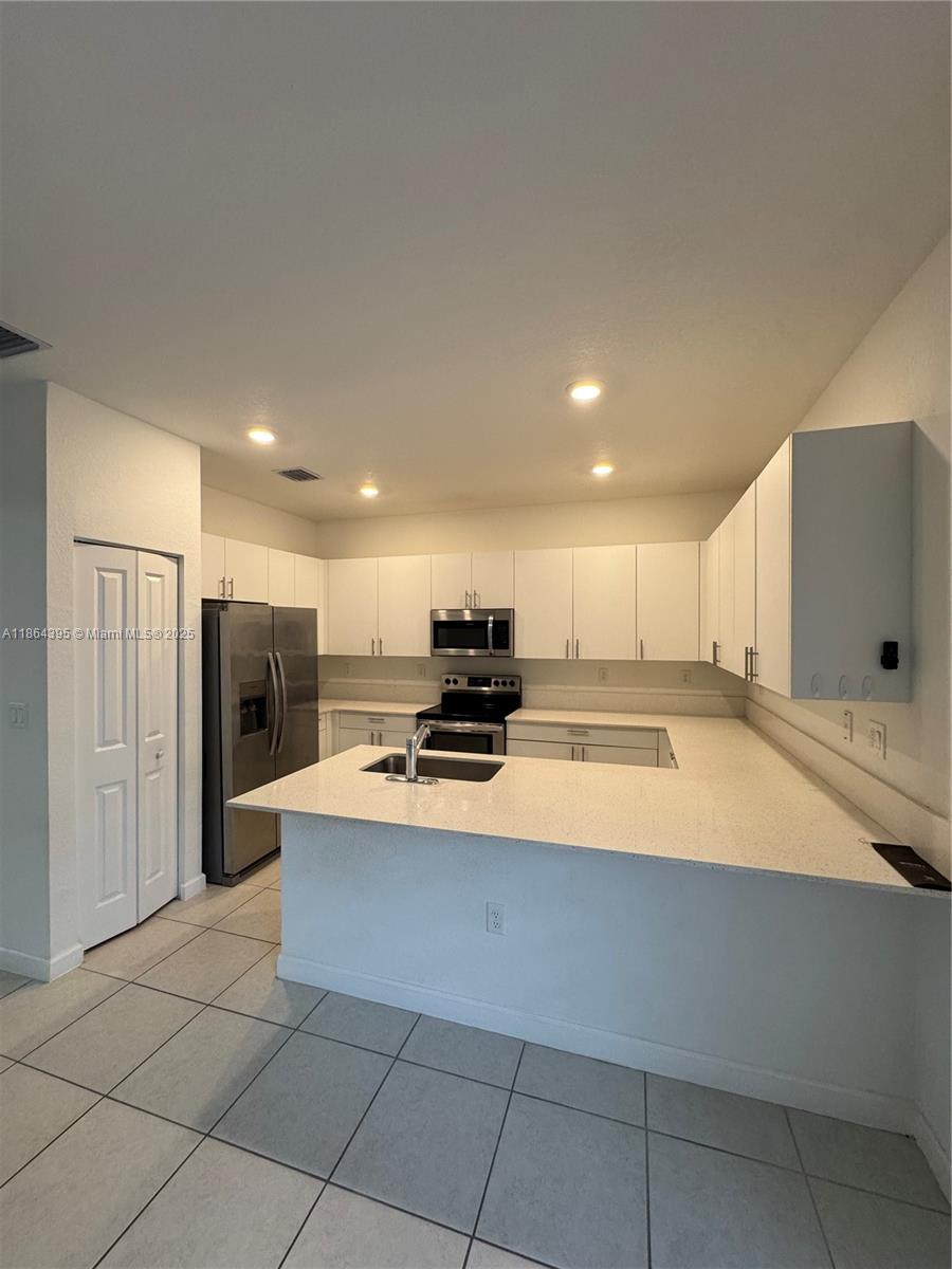 KENDALL ASSEEMBLAGE SOUTH - Residential