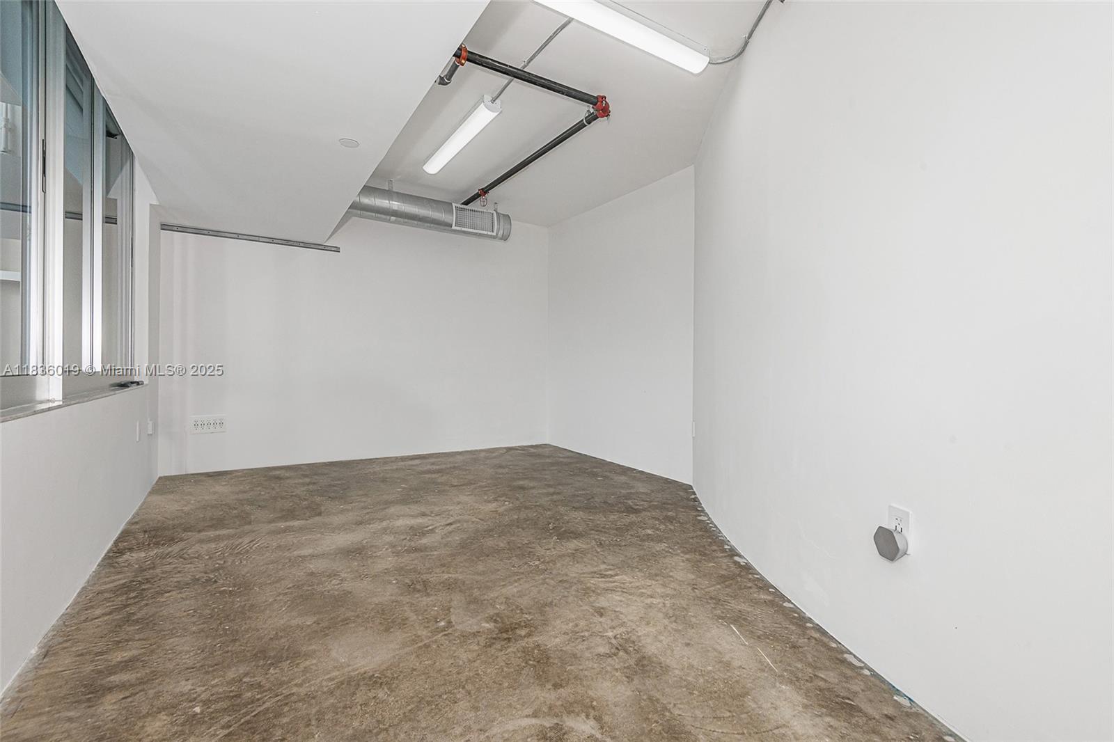 1200 West Ave CU-6