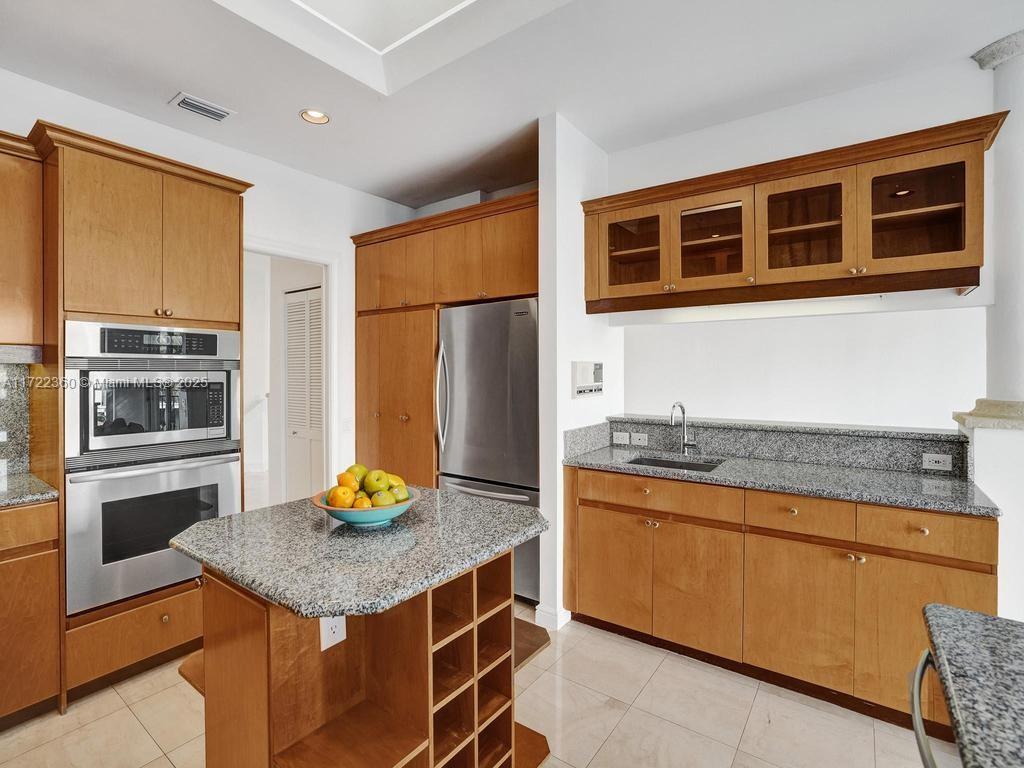 SWAN LAKE - Residential Lease