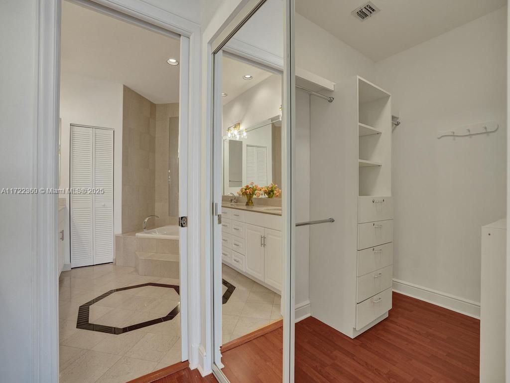 SWAN LAKE - Residential Lease