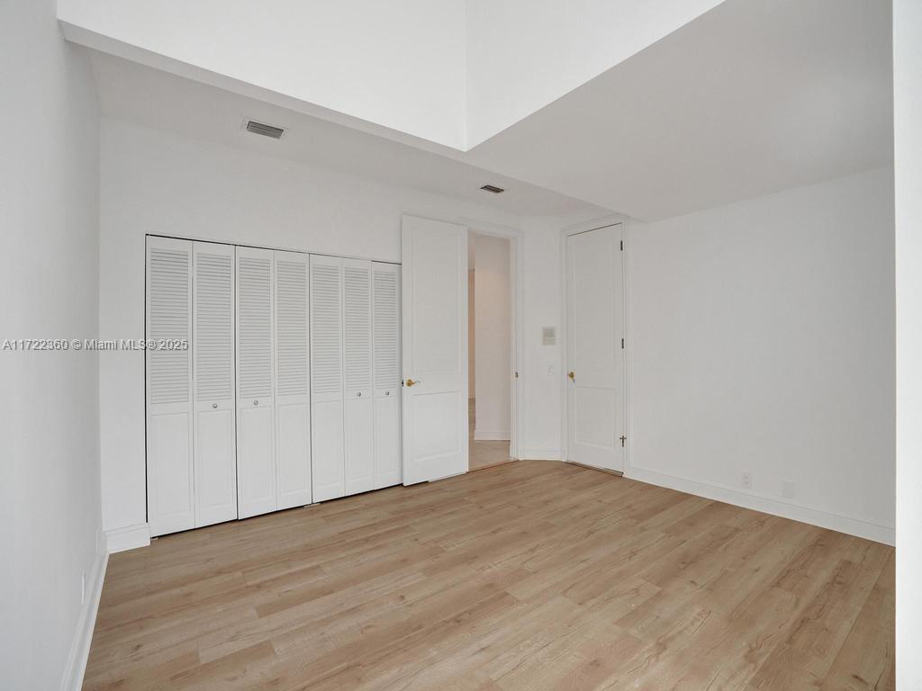 SWAN LAKE - Residential Lease